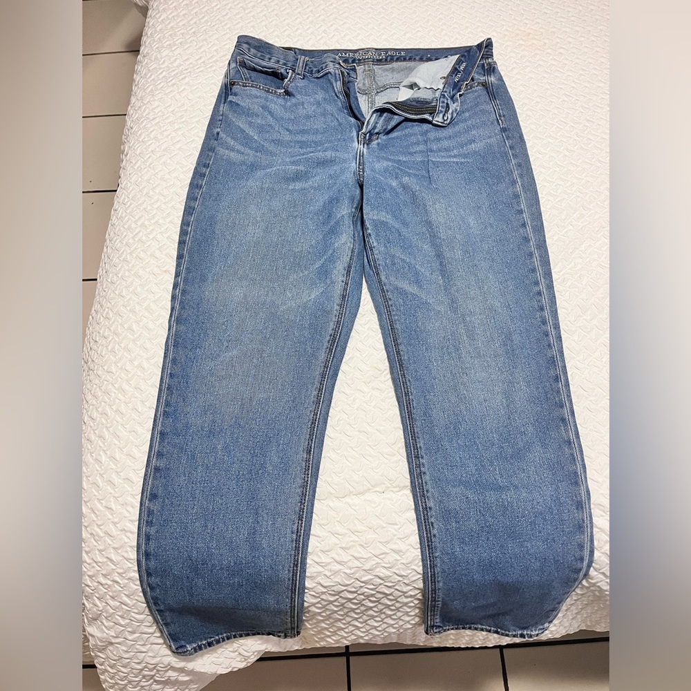 American Eagle Mom Jeans. Regular size 12.